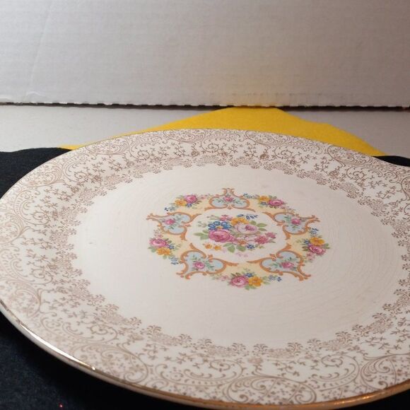 Vintage Vanity Fair Cake plate Cottagecore Kitsch - Picture 7 of 7